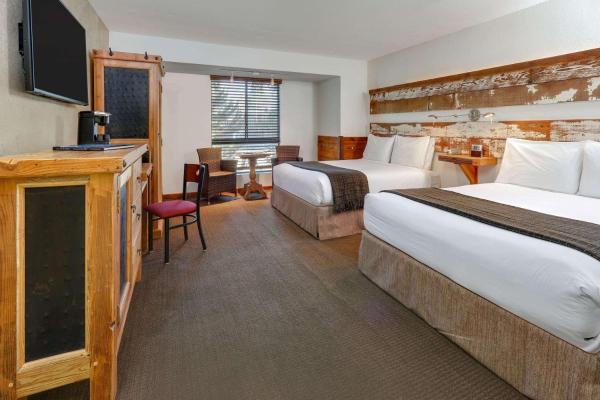 Double Room with Two Double Beds - Mobility Access/Non-Smoking